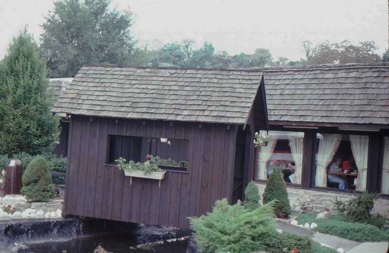 Cozy Restaurant Covered Bridge